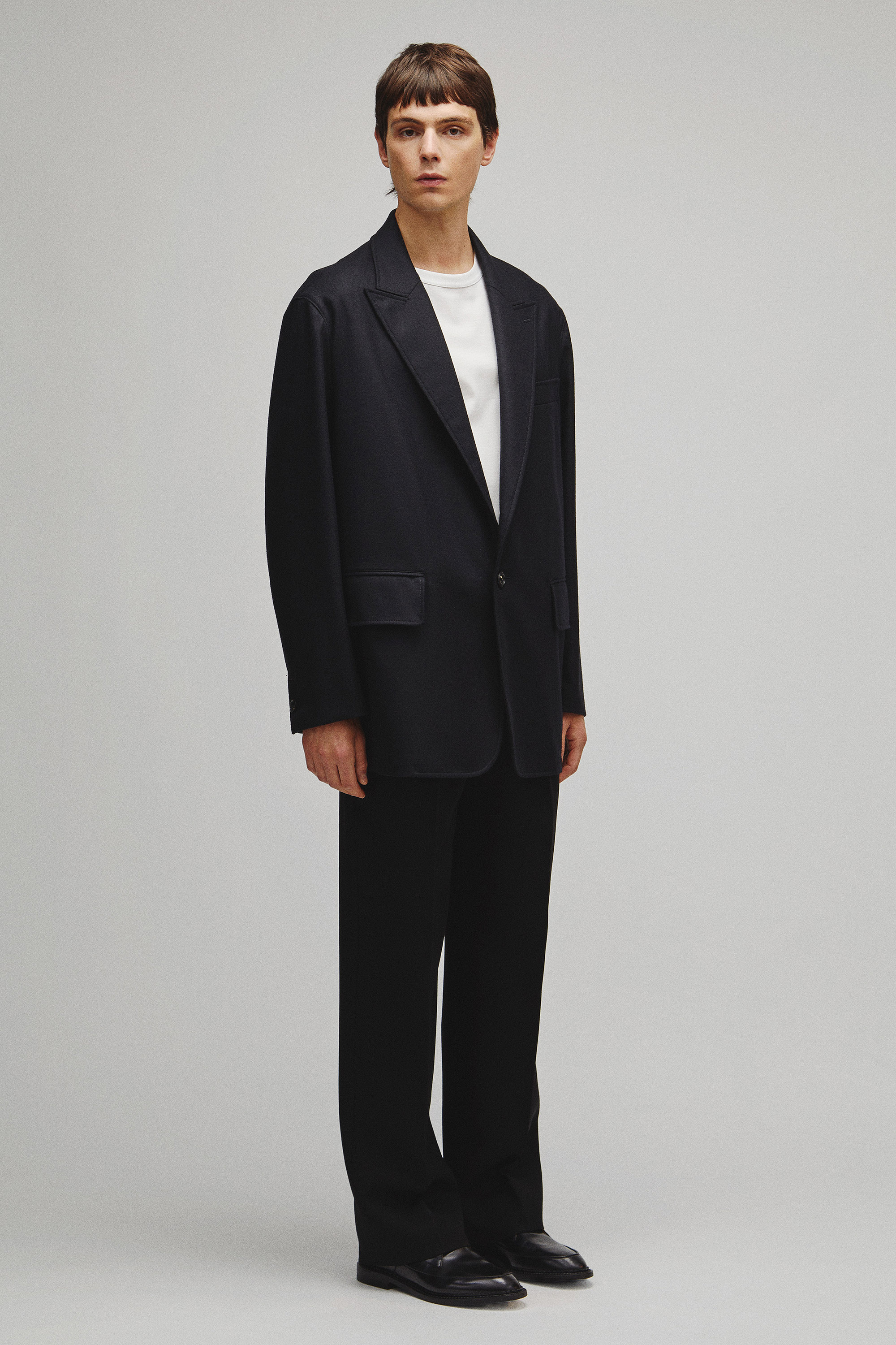 THE PEAKED LAPEL EASY JACKET