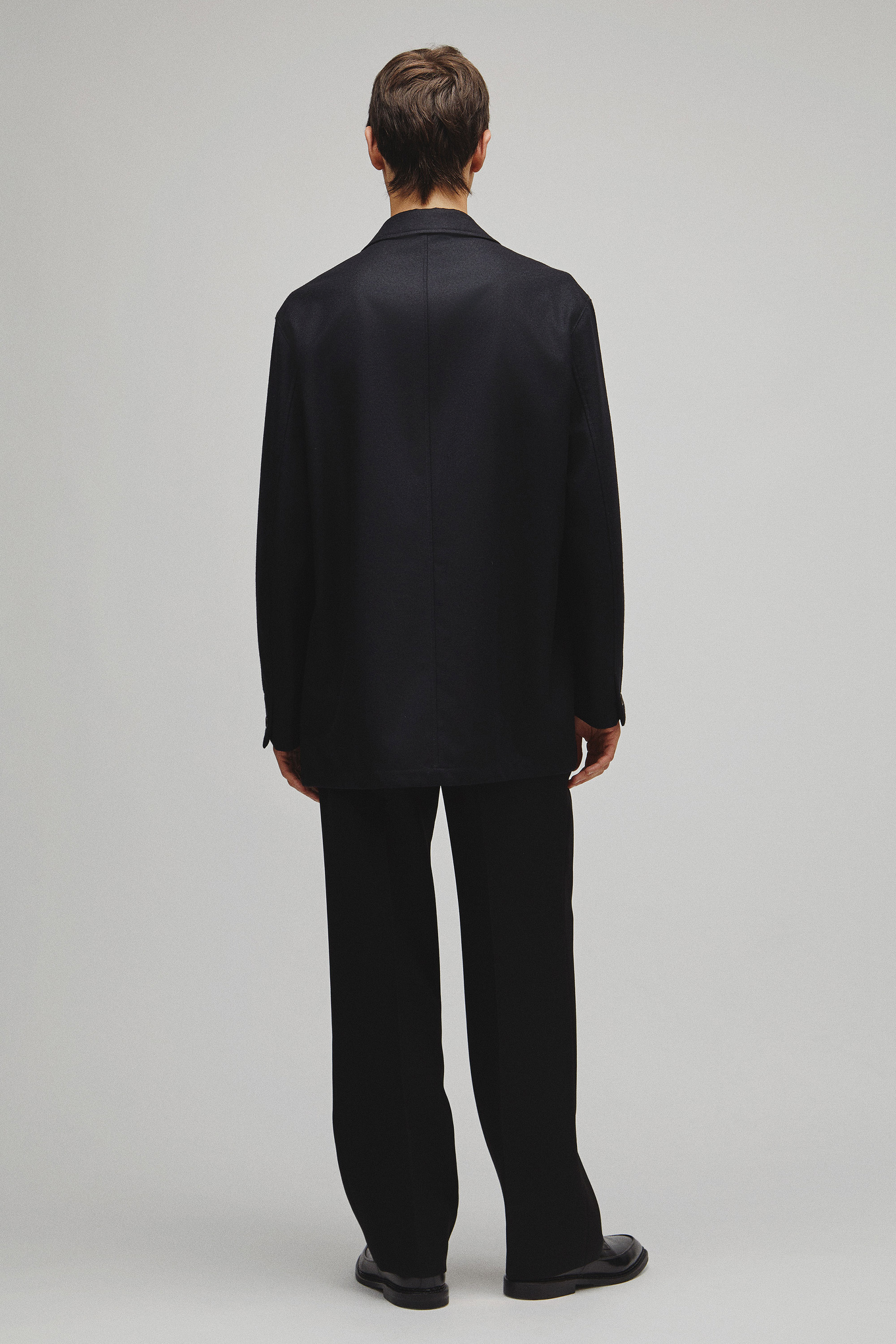THE PEAKED LAPEL EASY JACKET