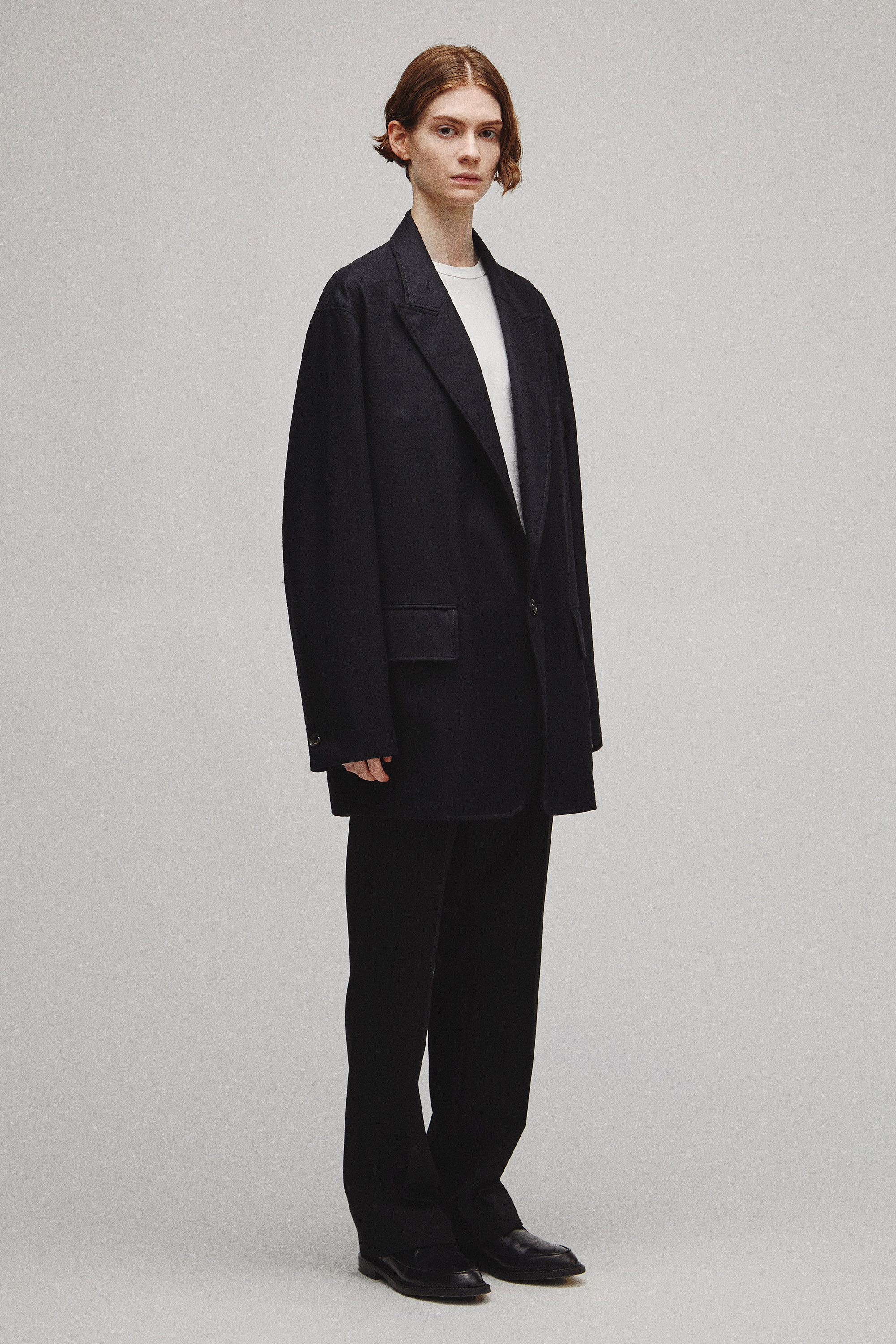 THE PEAKED LAPEL EASY JACKET