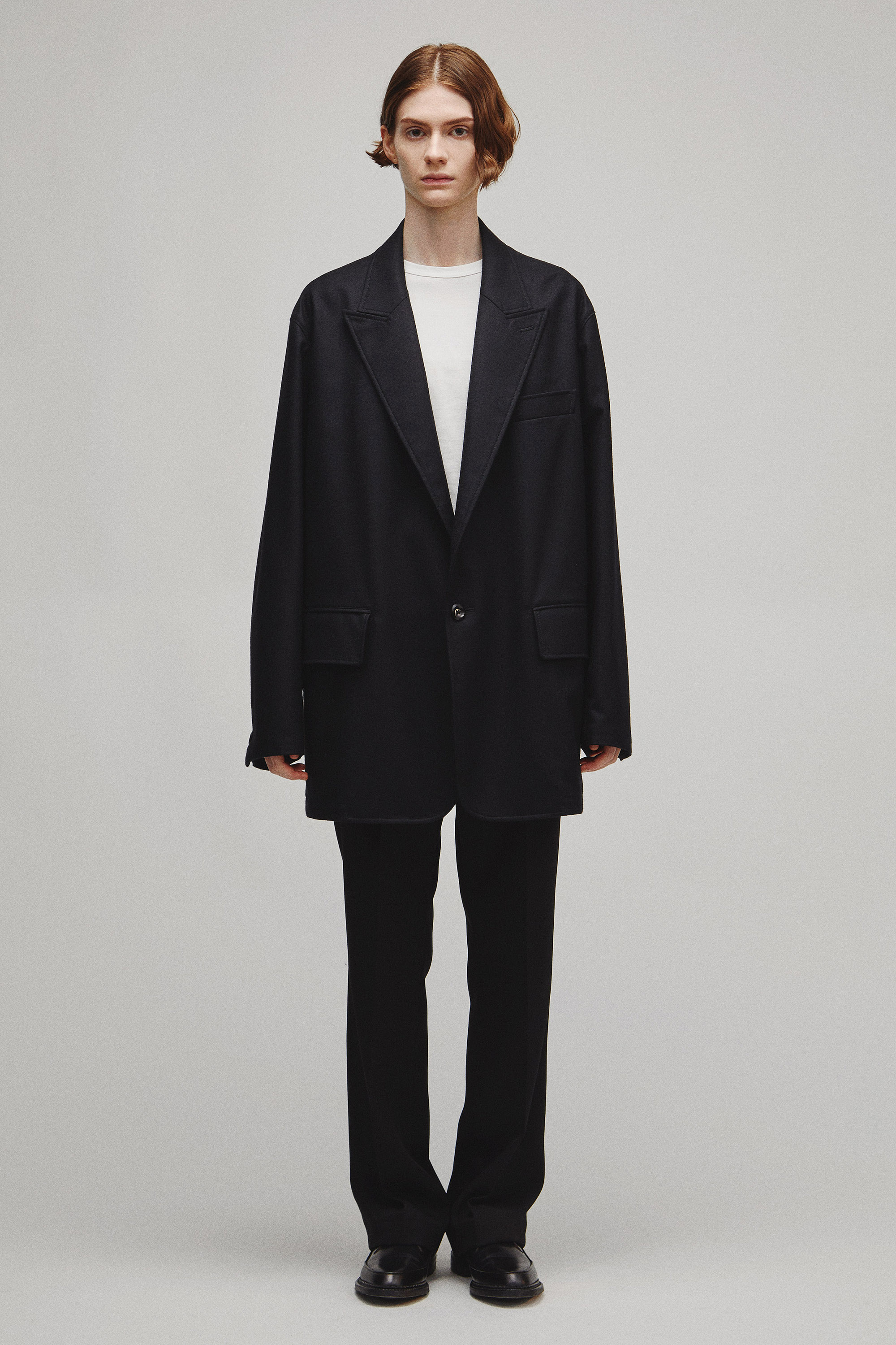 THE PEAKED LAPEL EASY JACKET