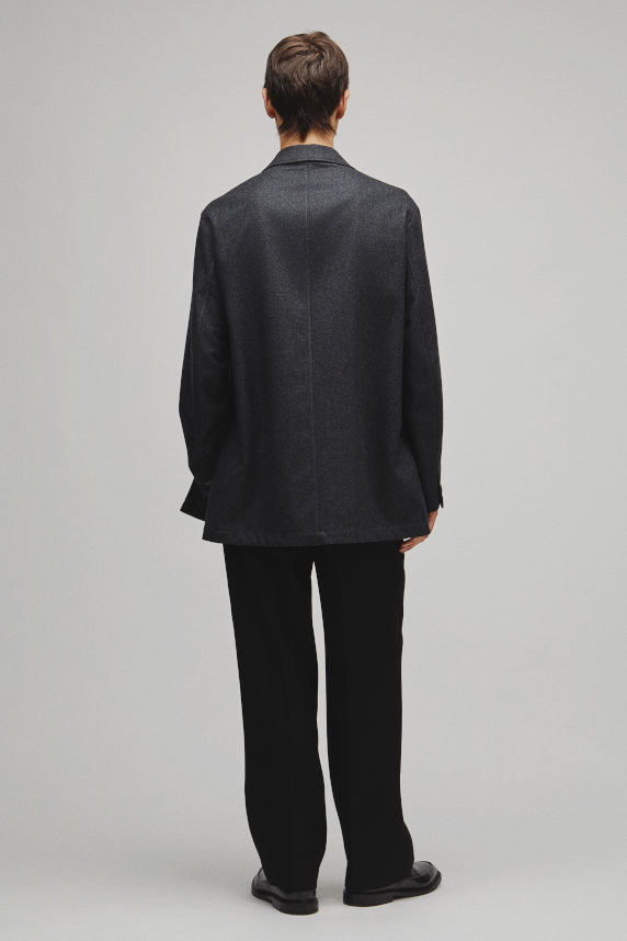 THE PEAKED LAPEL EASY JACKET