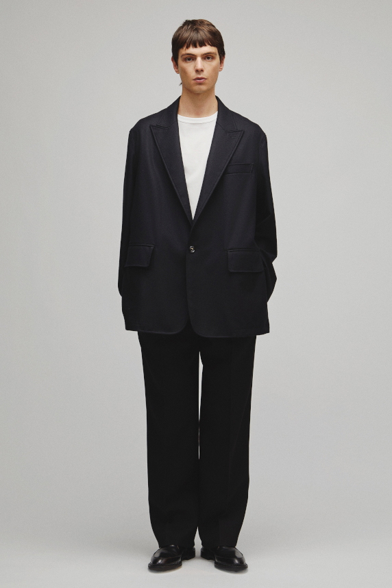 THE PEAKED LAPEL EASY JACKET