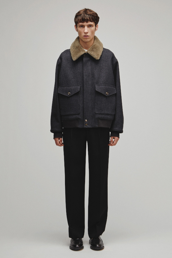 THE A2 JACKET M WITH BOA COLLAR