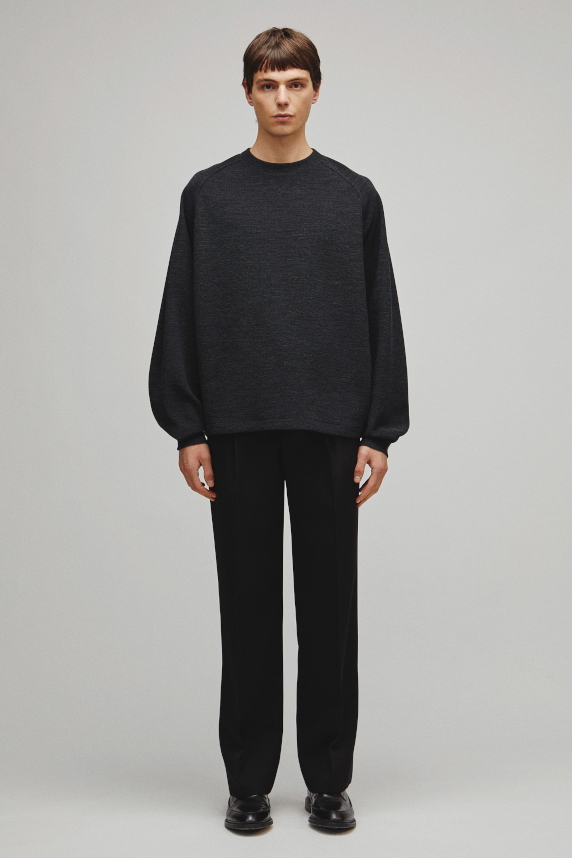 THE RAGLAN SWEAT