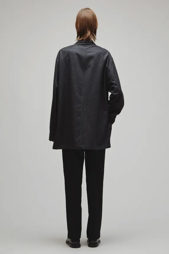 THE PEAKED LAPEL EASY JACKET