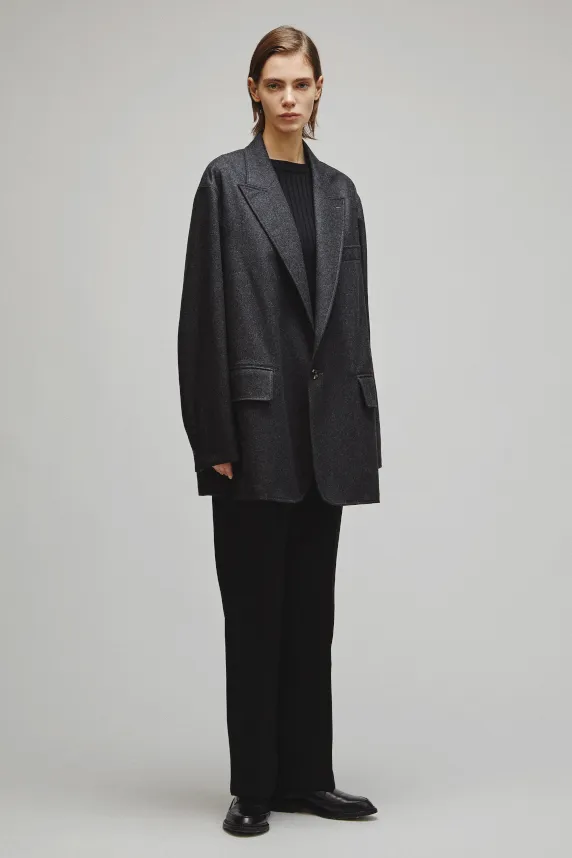 THE PEAKED LAPEL EASY JACKET