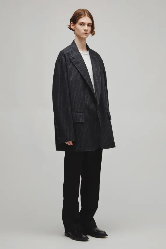 THE PEAKED LAPEL EASY JACKET