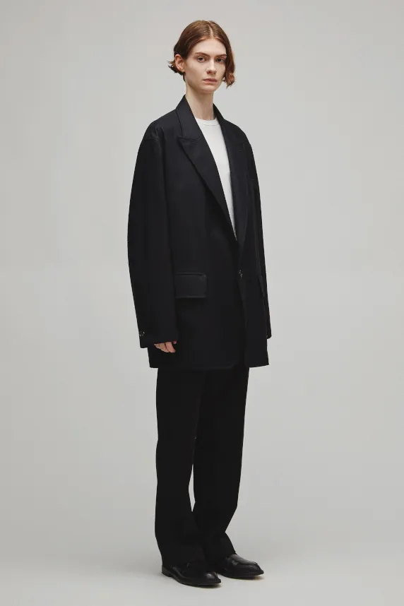 THE PEAKED LAPEL EASY JACKET